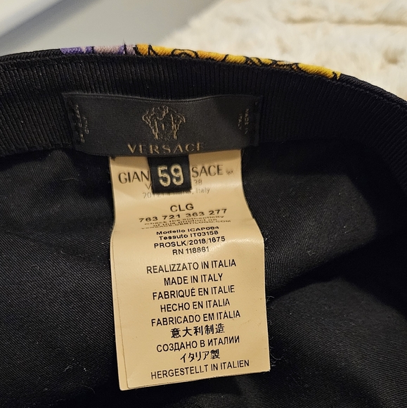 Authentic Versace Floral cap - Picture 3 of 9
